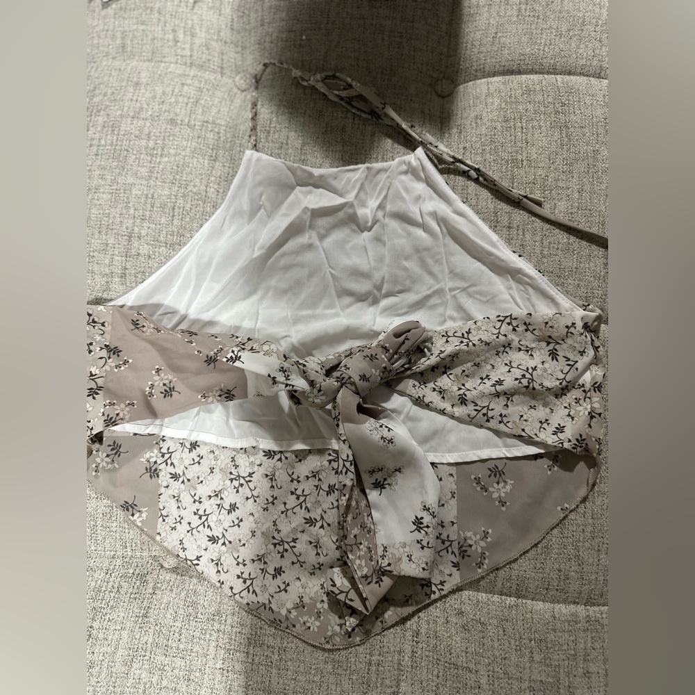 Halter Top - Picture 3 of 3